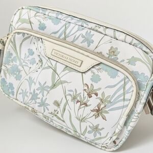 Nip VS luxury bridal bag sold out on vs limited ed ivory bouquet